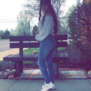 Meet your Posher, Avi